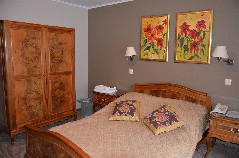 Hotel Czarna Roza Torun Exterior photo