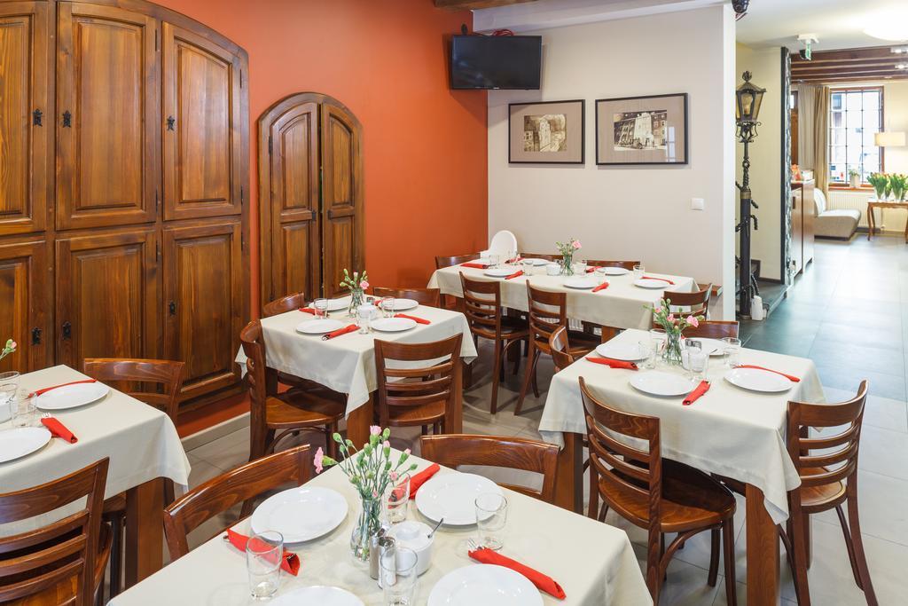 Hotel Czarna Roza Torun Exterior photo